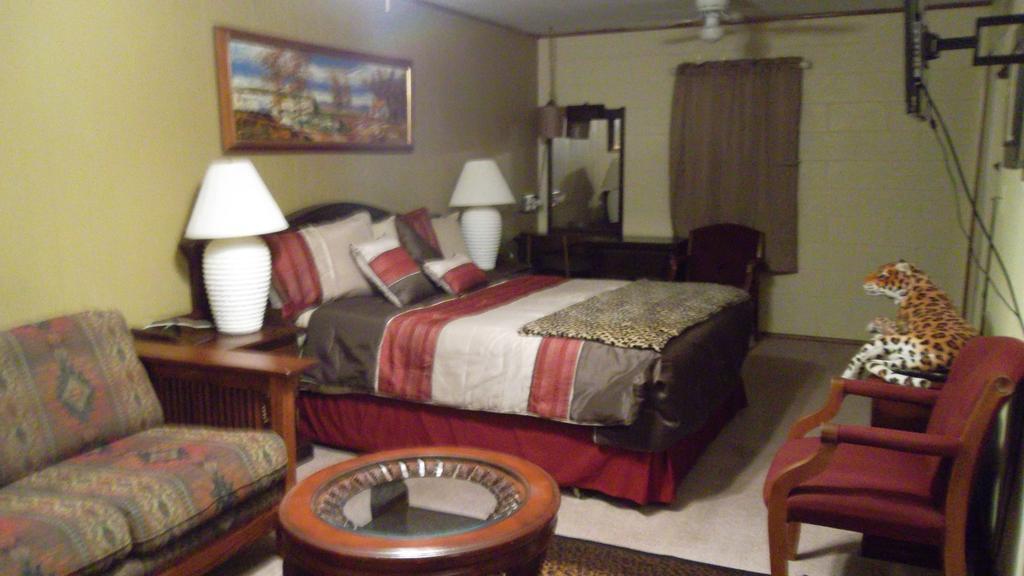 Holiday Motel Канон-Сіті Екстер'єр фото